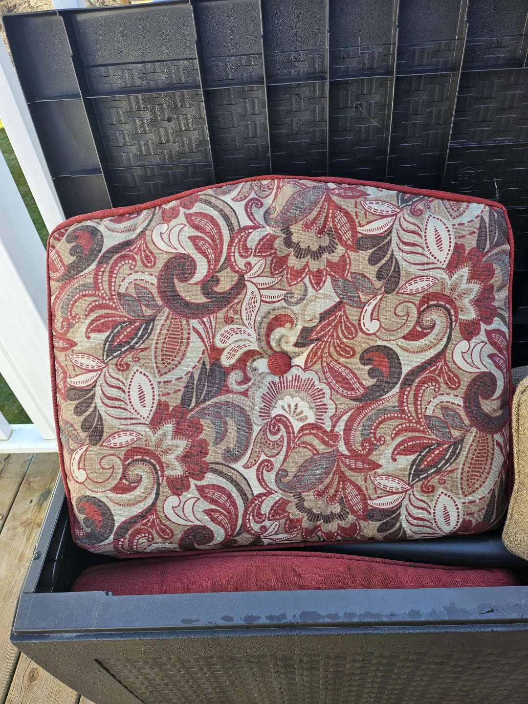 Outdoor Patio Table and chairs - photo 5