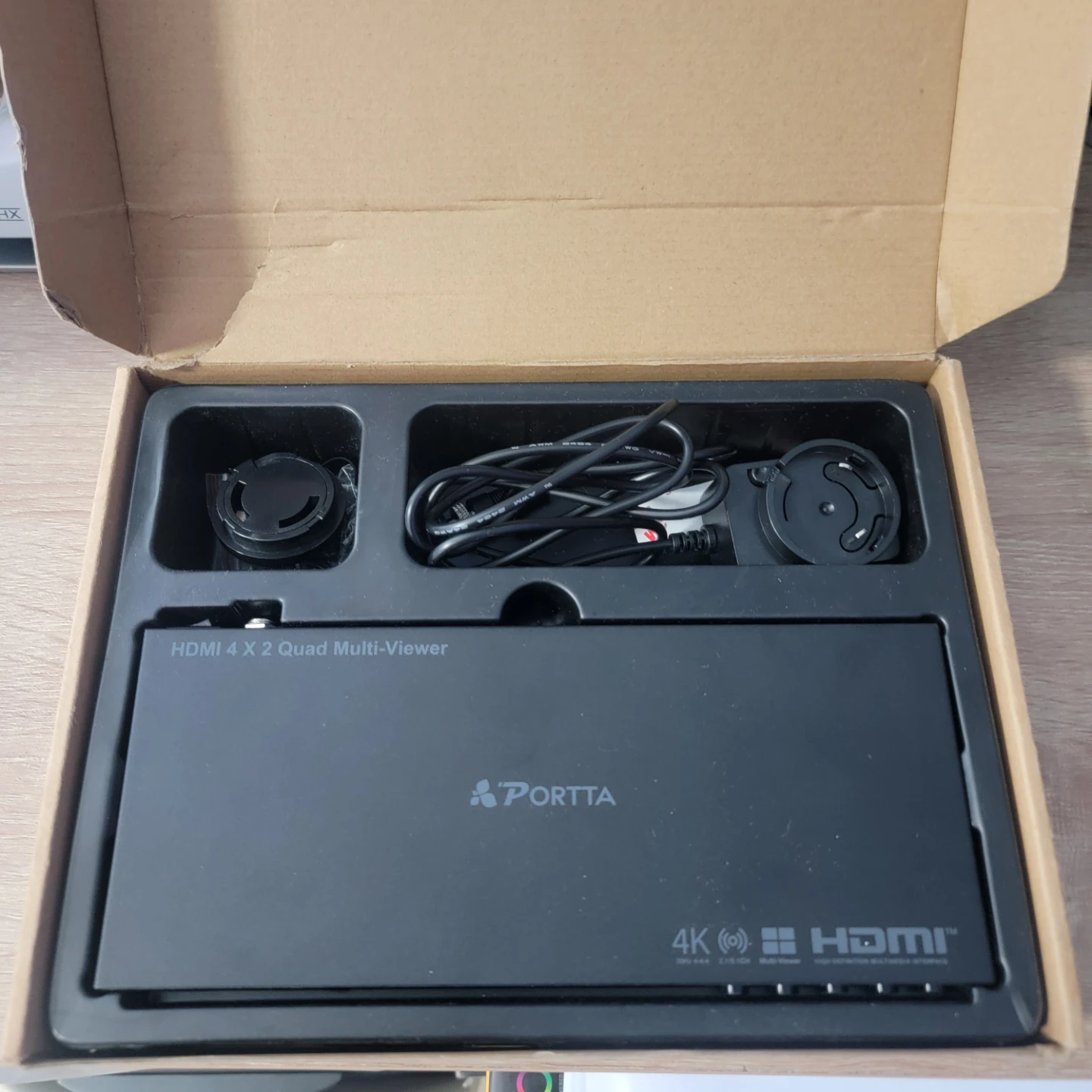 PORTTA HDMI 4 X 2 Quad Multi-Viewer