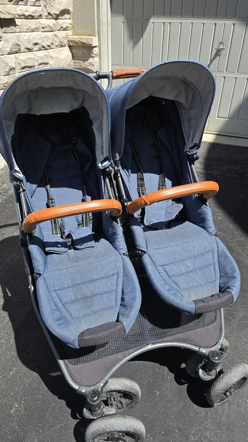 Valco Baby Snap Ultra Duo stroller with tons of extras!