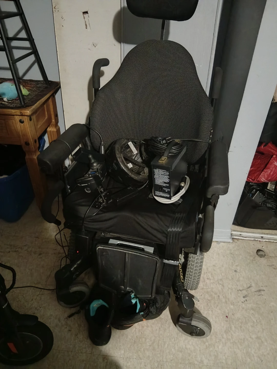 Quantum TDX Power Wheelchair - photo 2
