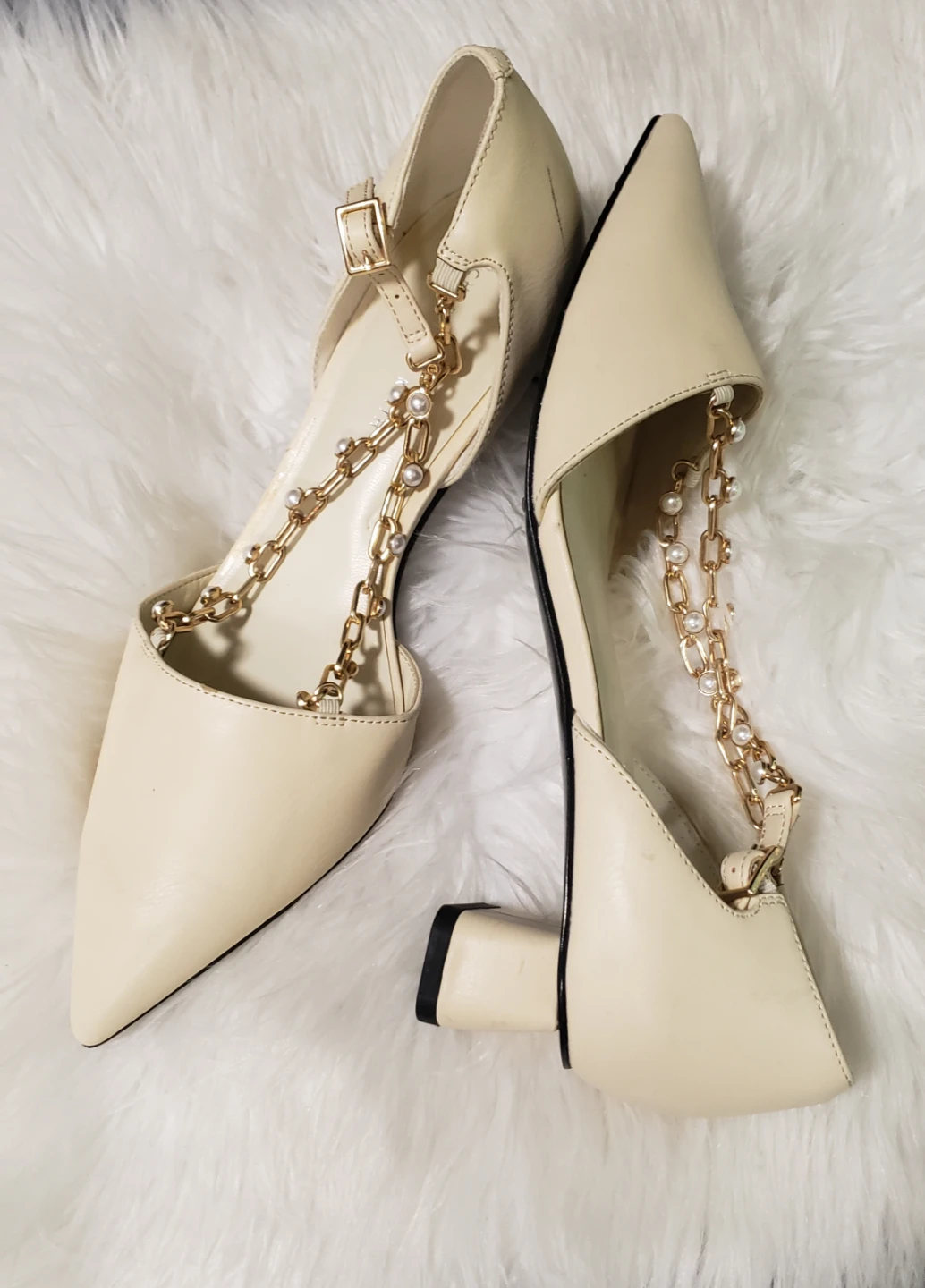 Brand new Ladies Beaded Chain Charles & Keith Pumps - photo 2