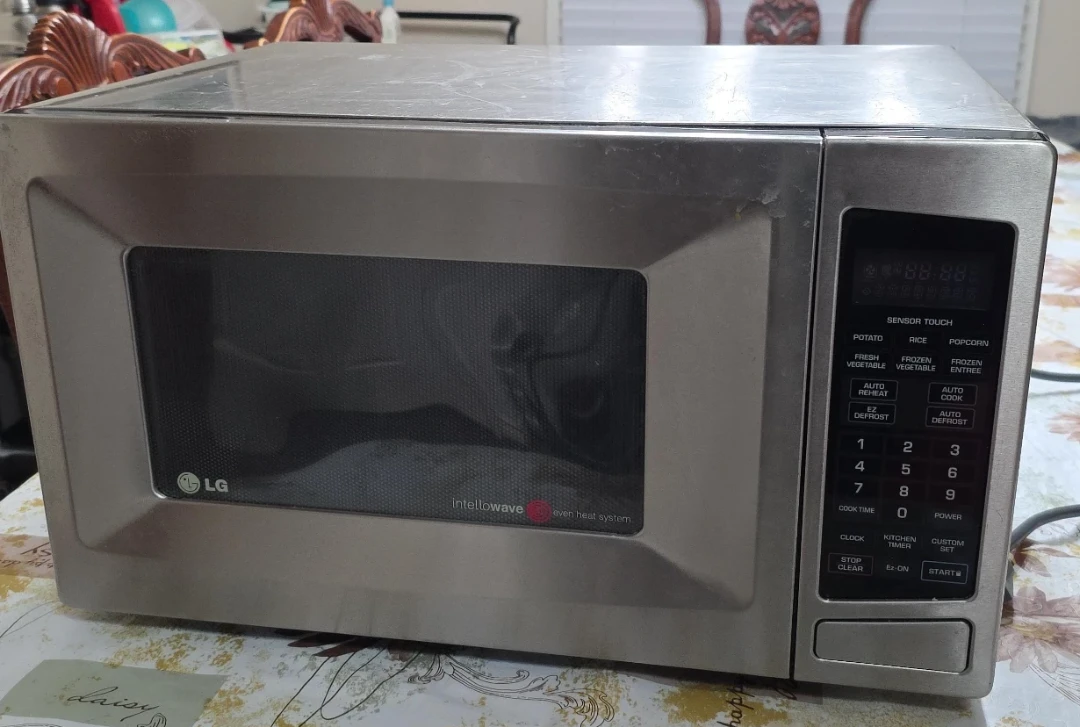 LG Intellowave Microwave