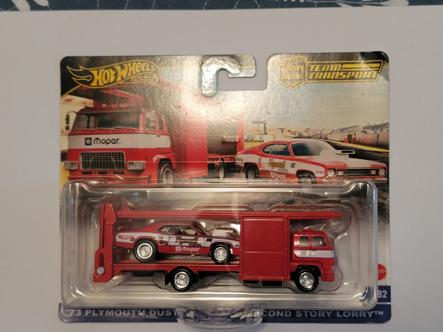 Hot Wheels Car Culture Team Transport 73 Plymouth Duster
