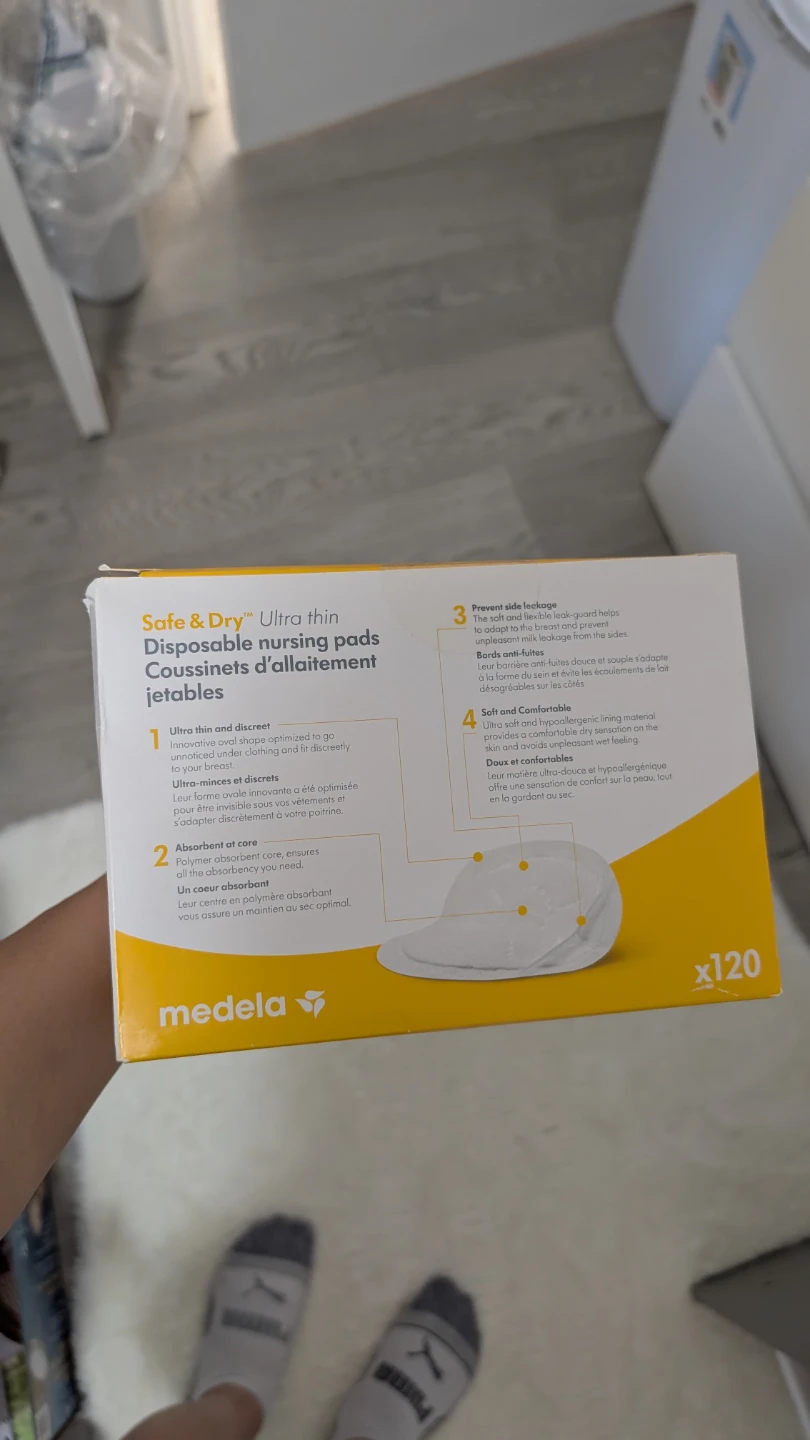 Medela Breast Milk Storage Bags (50 ct) & Nursing Pads (120 ct) - photo 4