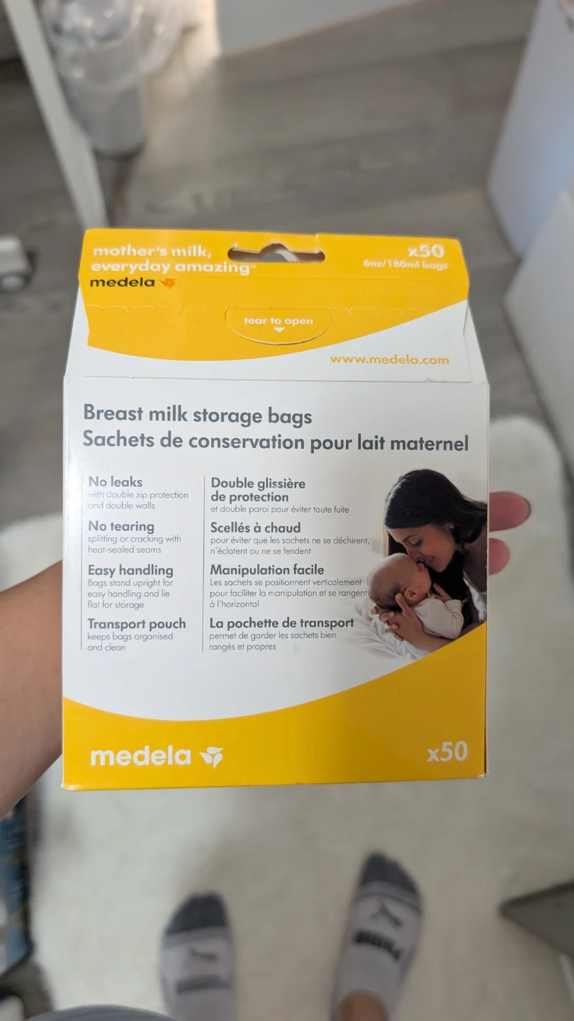 Medela Breast Milk Storage Bags (50 ct) & Nursing Pads (120 ct) - photo 2
