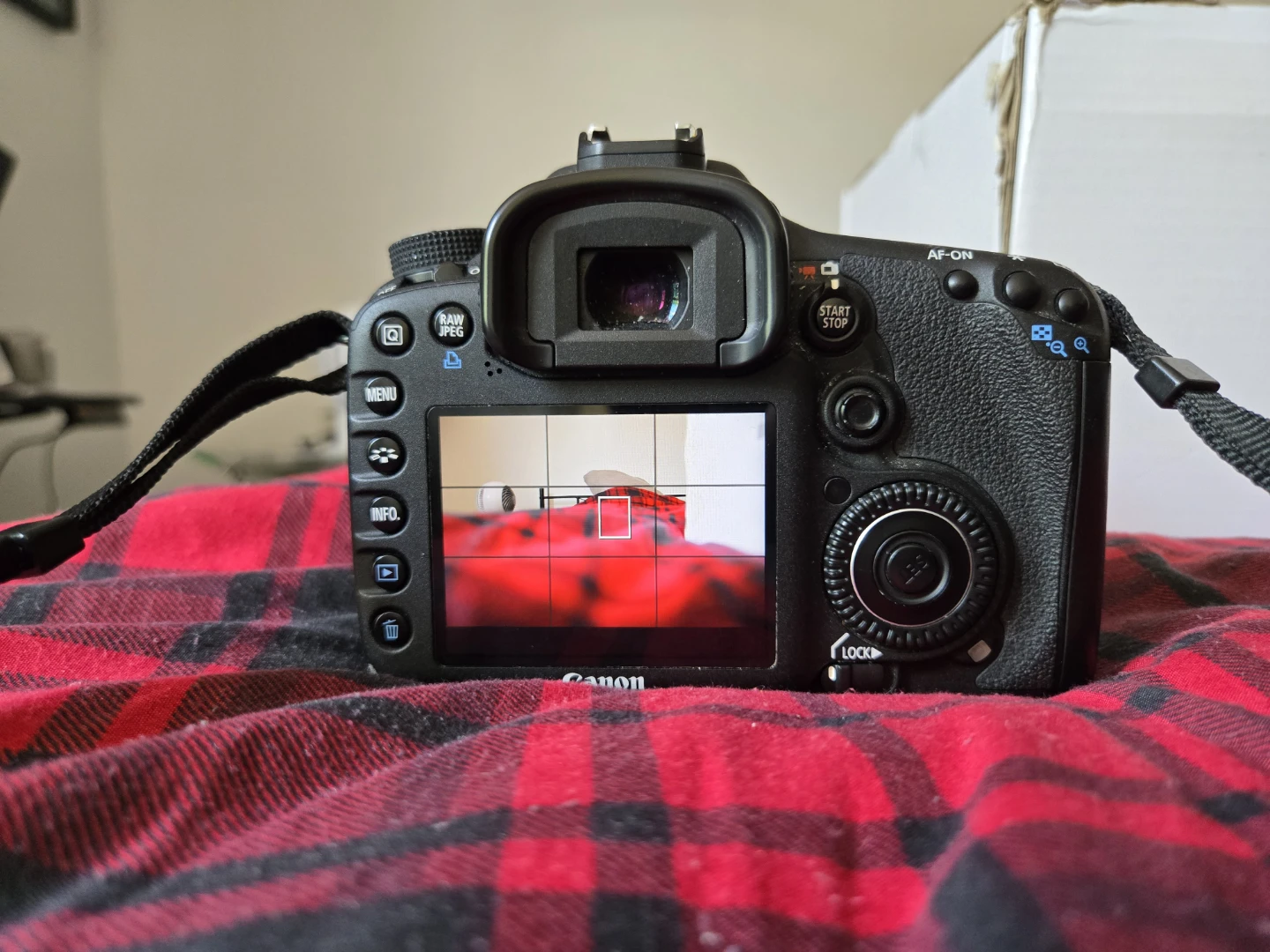 Canon EOS 7D DSLR Camera - photo 5