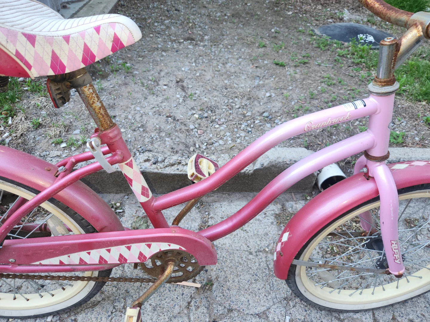 Pink Huffman Cruiser Bicycle - photo 3