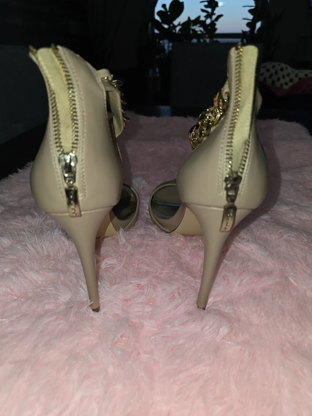 Guess Women's Heels with Gold Chain Detail - photo 4