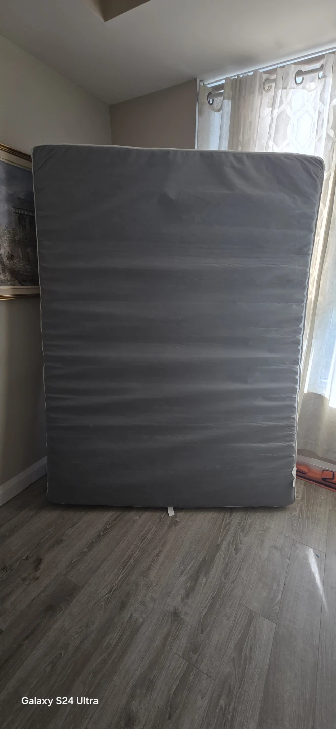 White IKEA mattress - photo 3
