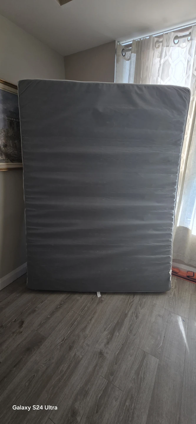 White IKEA mattress - photo 4