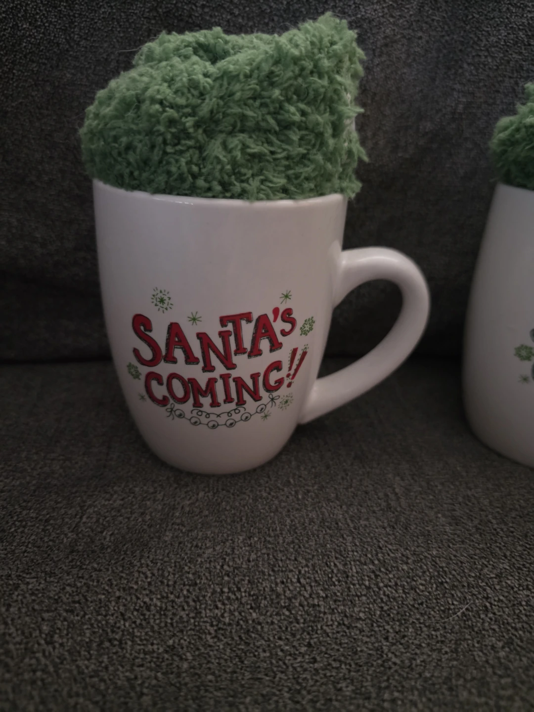 4  new Elf mugs with socks - photo 3