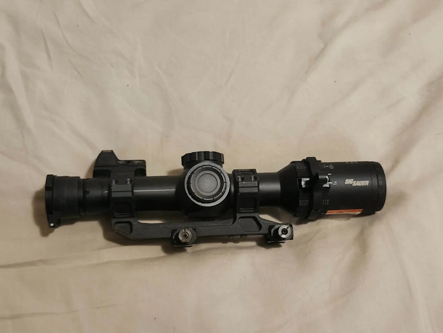EG SIG Sauer Tango 6T 1-6x24 Riflescope with RMR Red dot