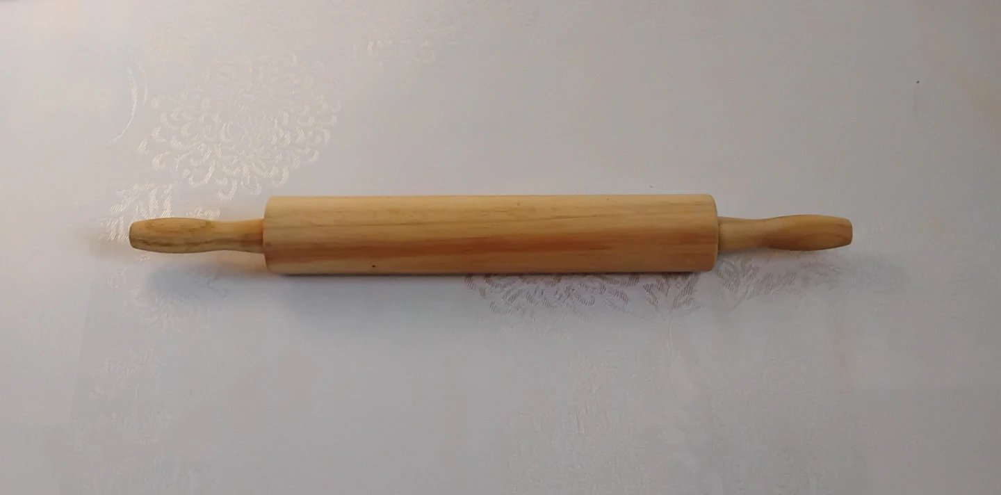 ⚽ Solid Wood Rolling Pin