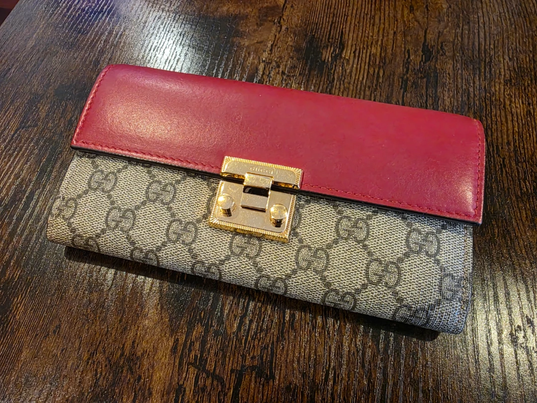 Women's Gucci Wallet with Hibiscus Red Accent