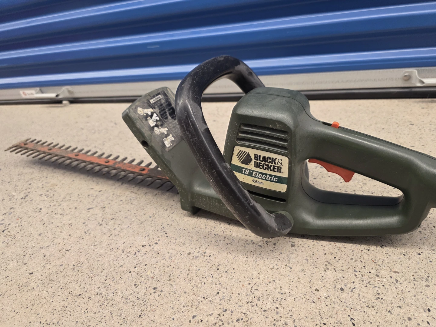 Black & Decker 18" Electric Hedge Trimmer