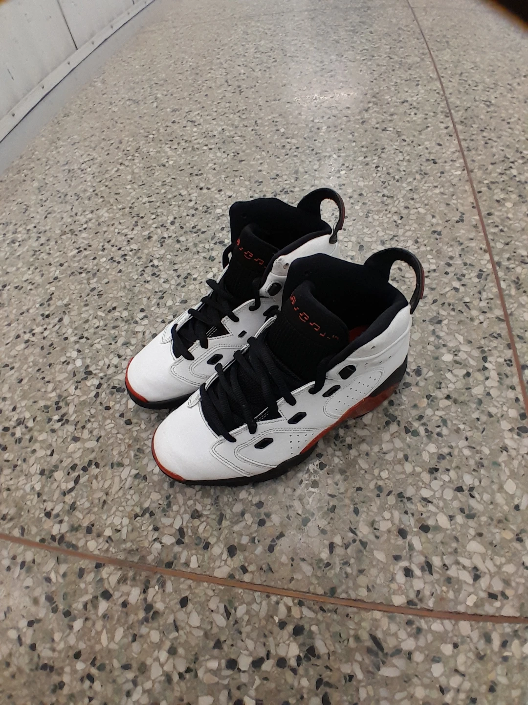 Jordan 6 Sneakers Original Size 7 - photo 4