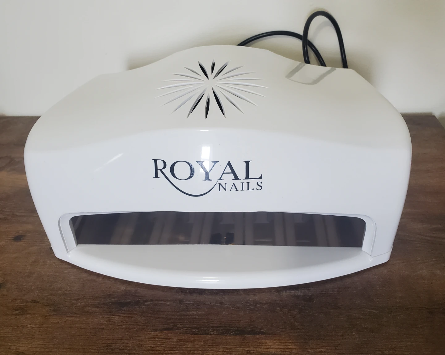 Royal Nails Professional UV Gel Nail Dryer & Anti-UV Gloves - photo 3
