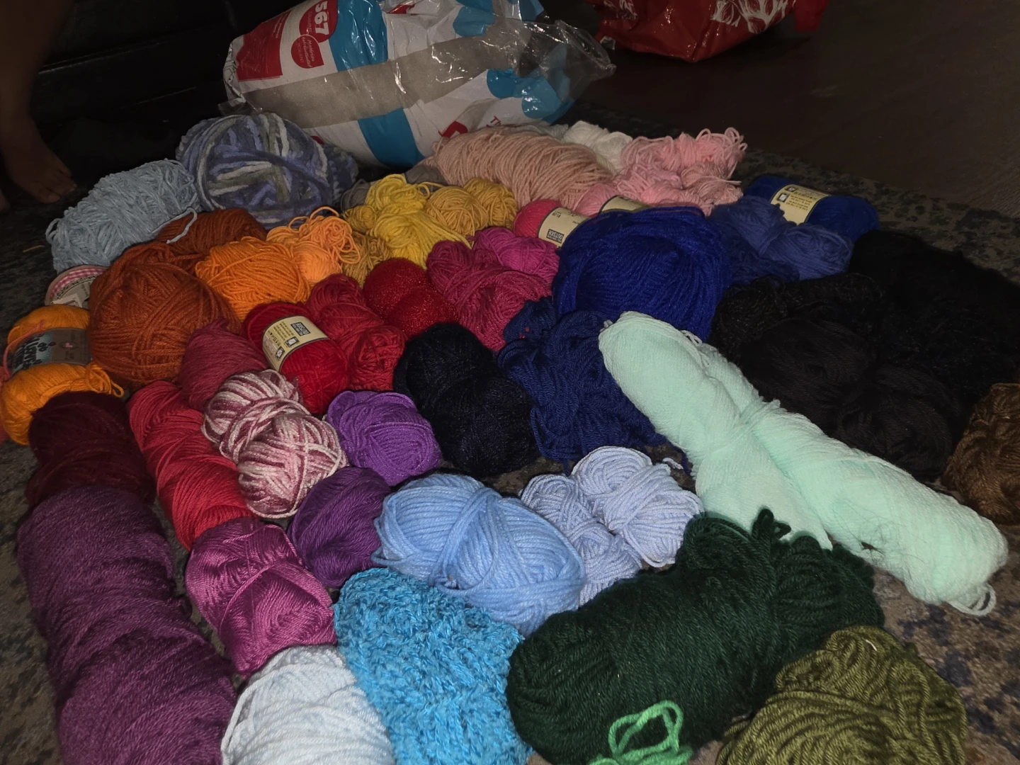 Poly-Fil Premium Polyester Fiber Fill & Yarn Craft Bundle - photo 5