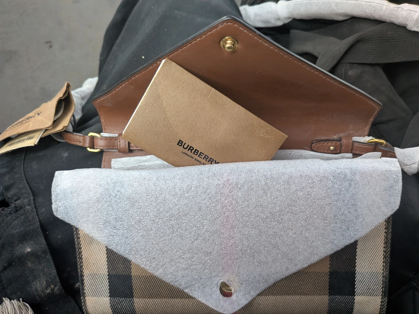 Burberry Purse - photo 2