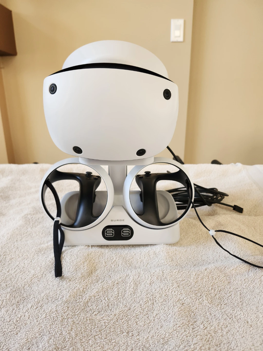 PlayStation VR2 Headset Bundle - photo 2