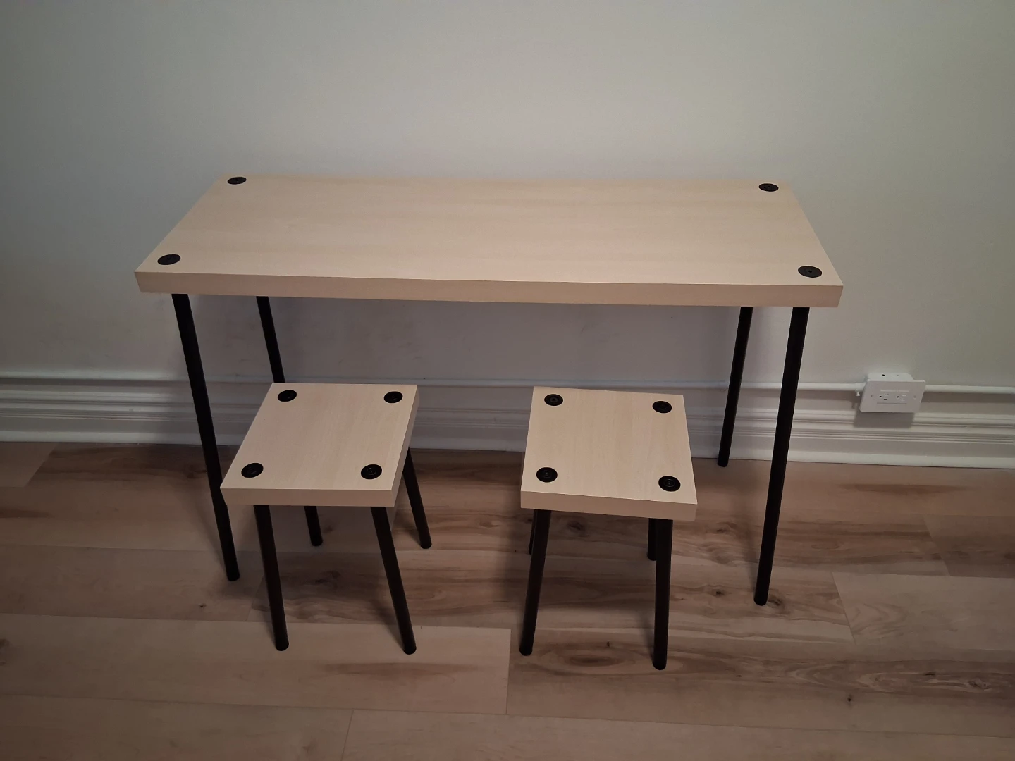 FRIDNÄS Ikea table and stools