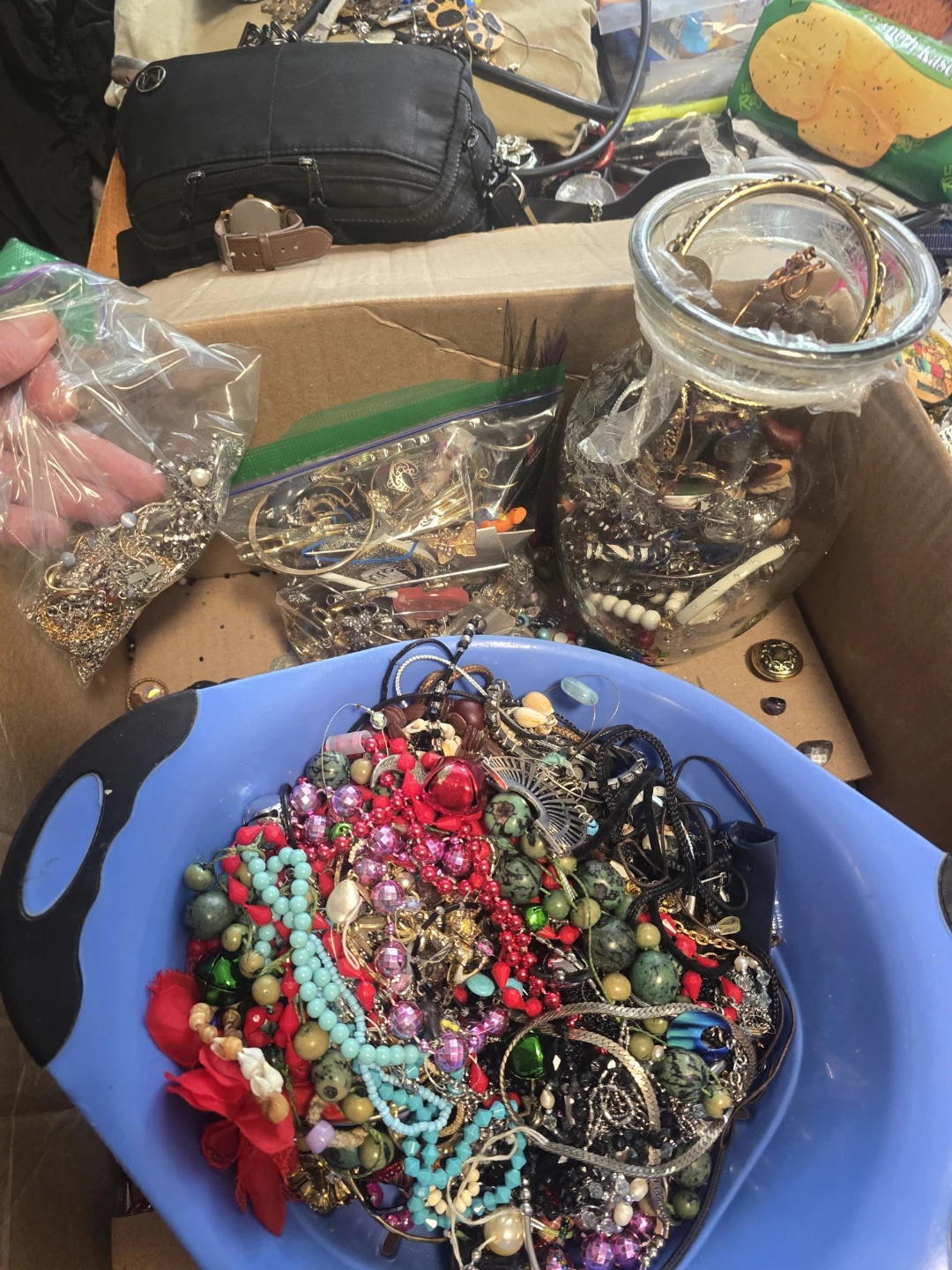 ⚽️ massive vintage jewelry lot - photo 4