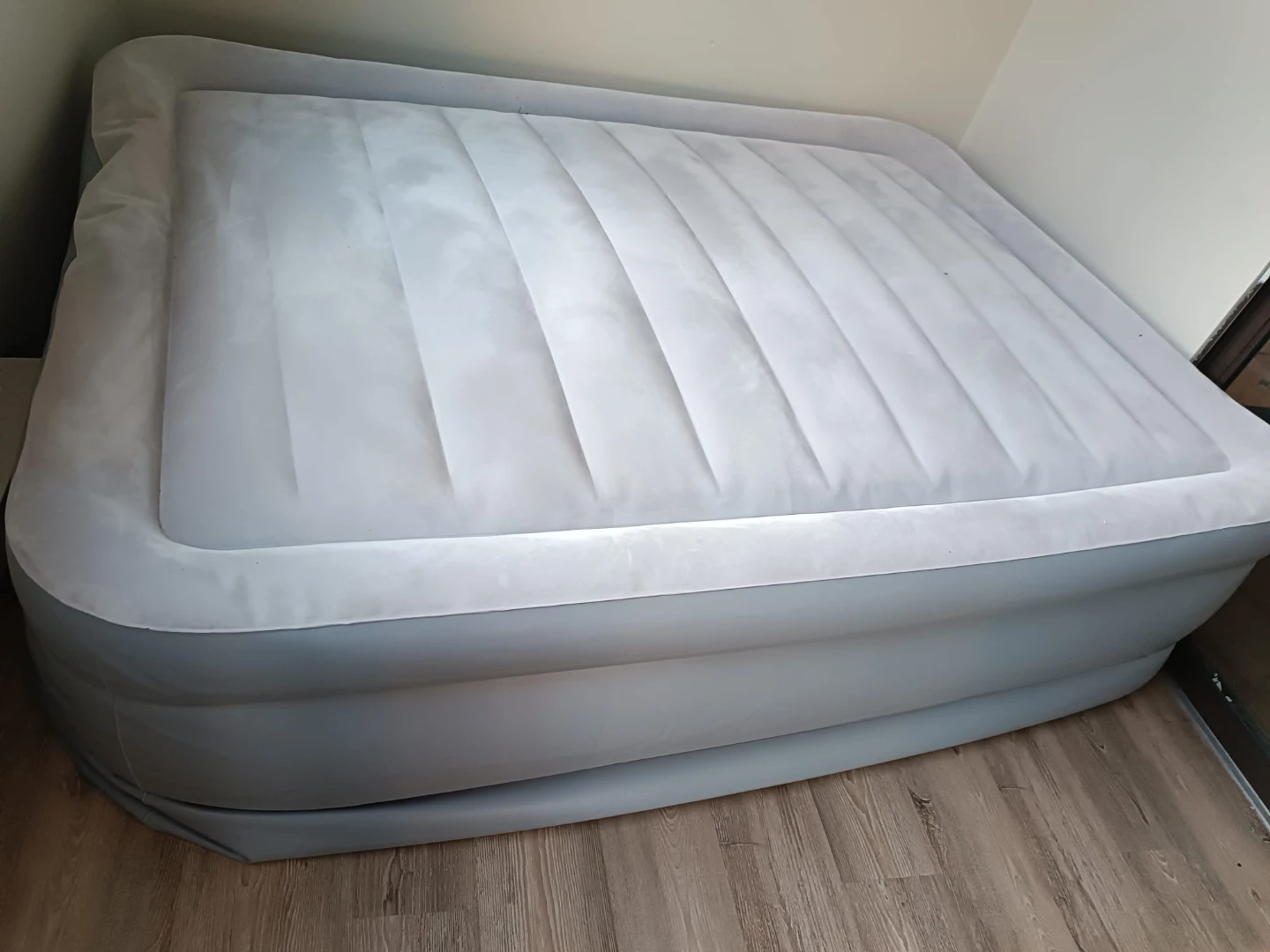 Intex Dura-Beam Deluxe Air Mattress - photo 2