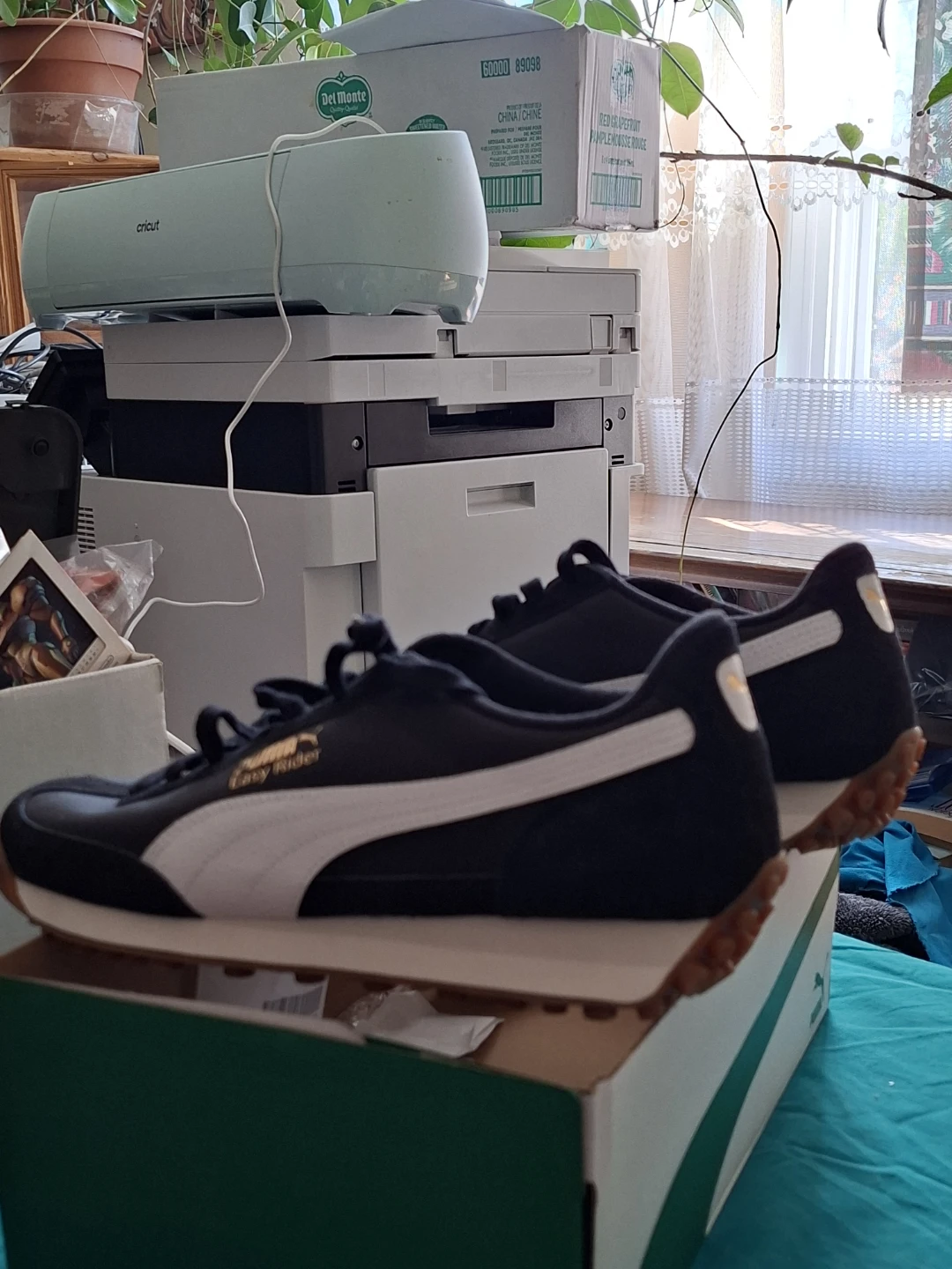 NEW Puma Easy Rider Sneakers size 10 - photo 2