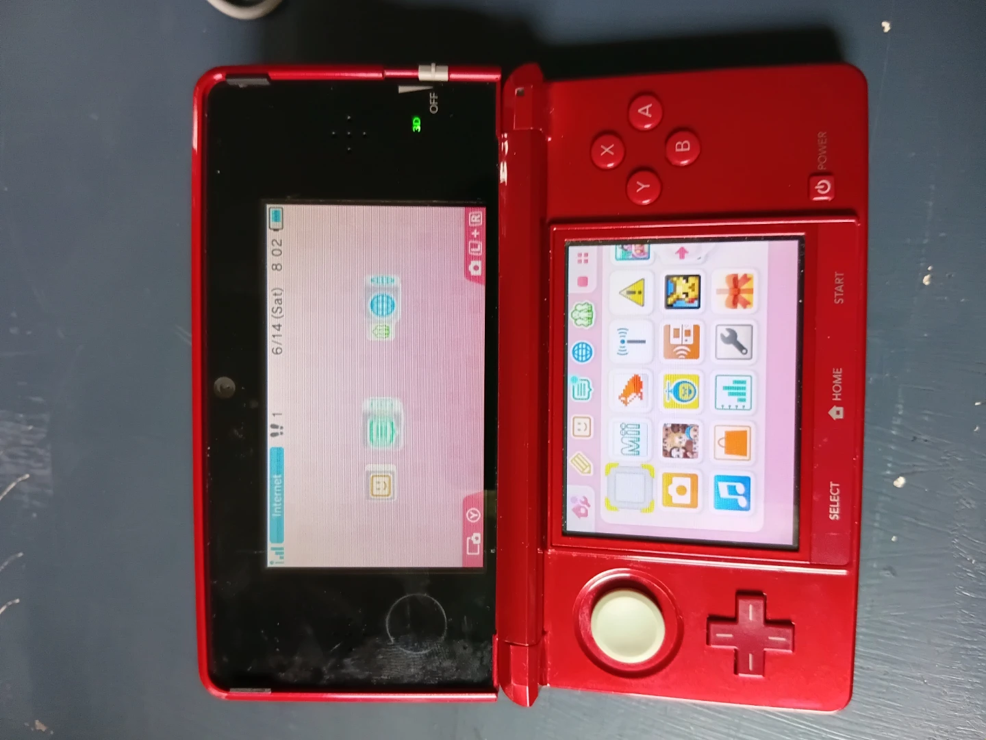 Nintendo 3DS Red with Games case and charger - photo 3