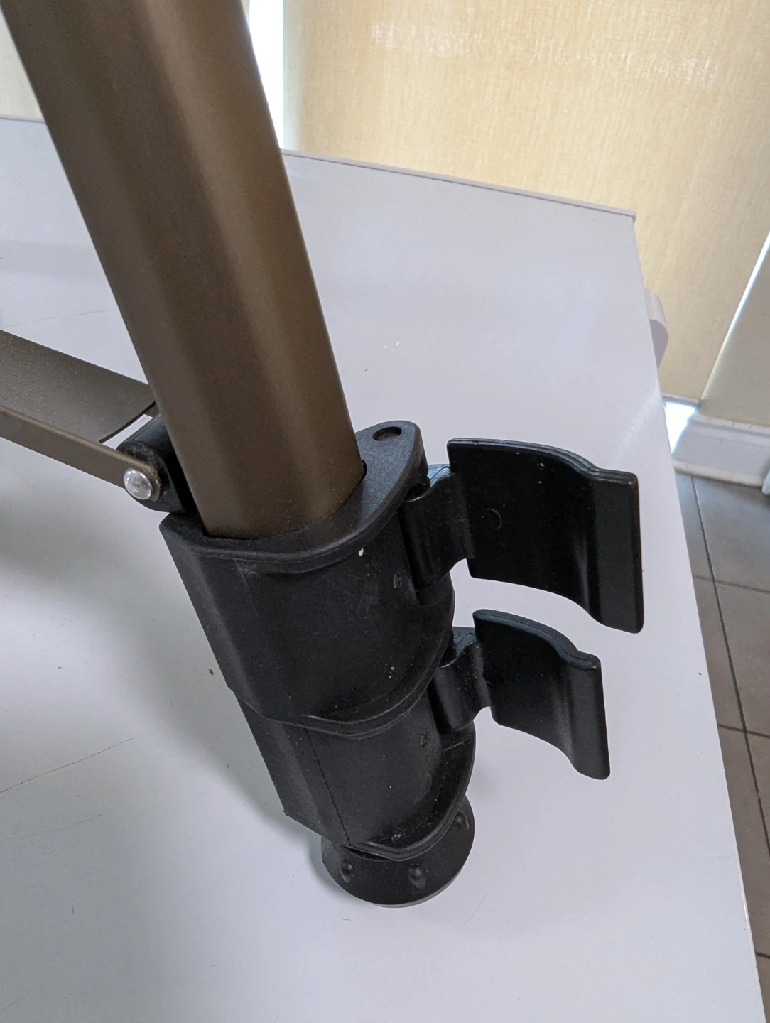 Dynex DX-TRP60 Tripod - photo 4
