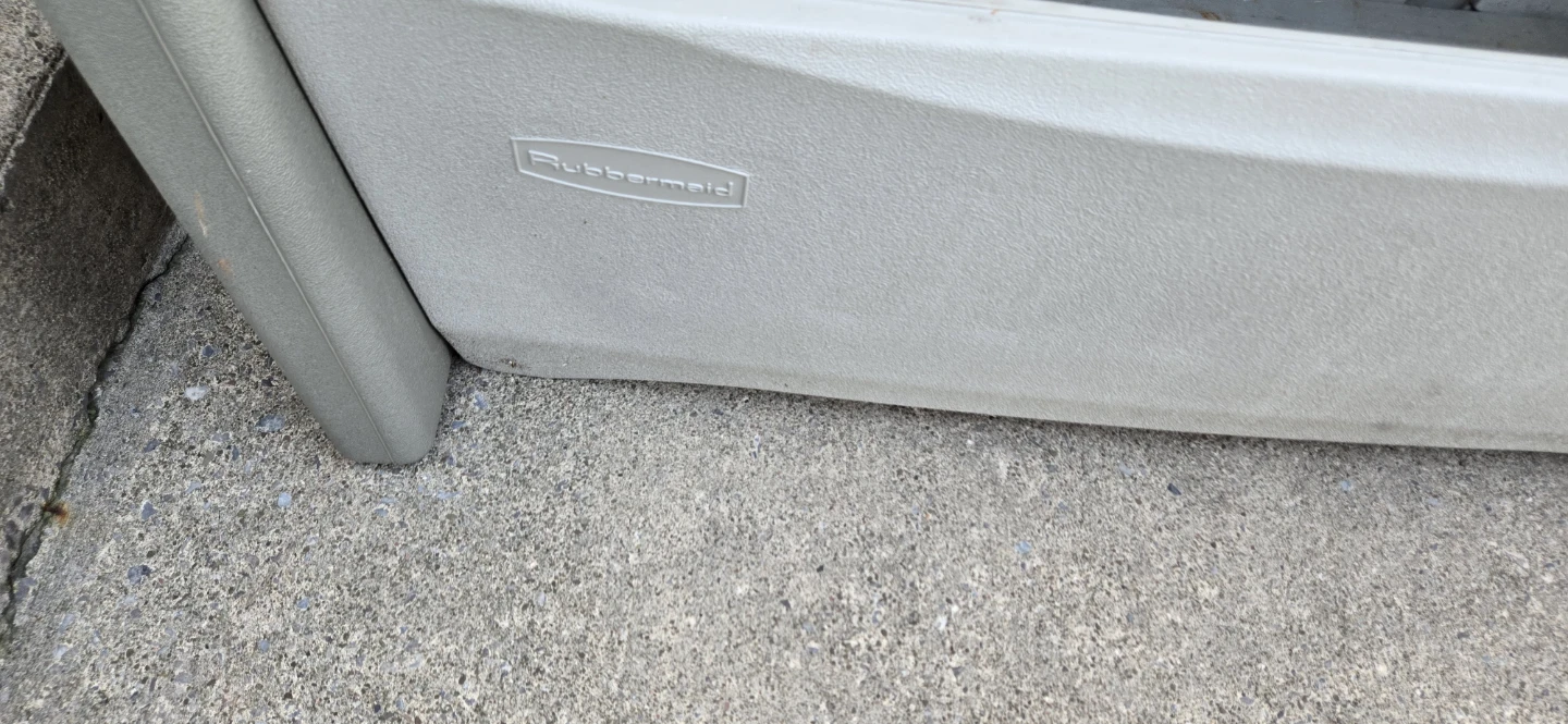 Rubbermaid Outdoor Storage Bench Seat - photo 3