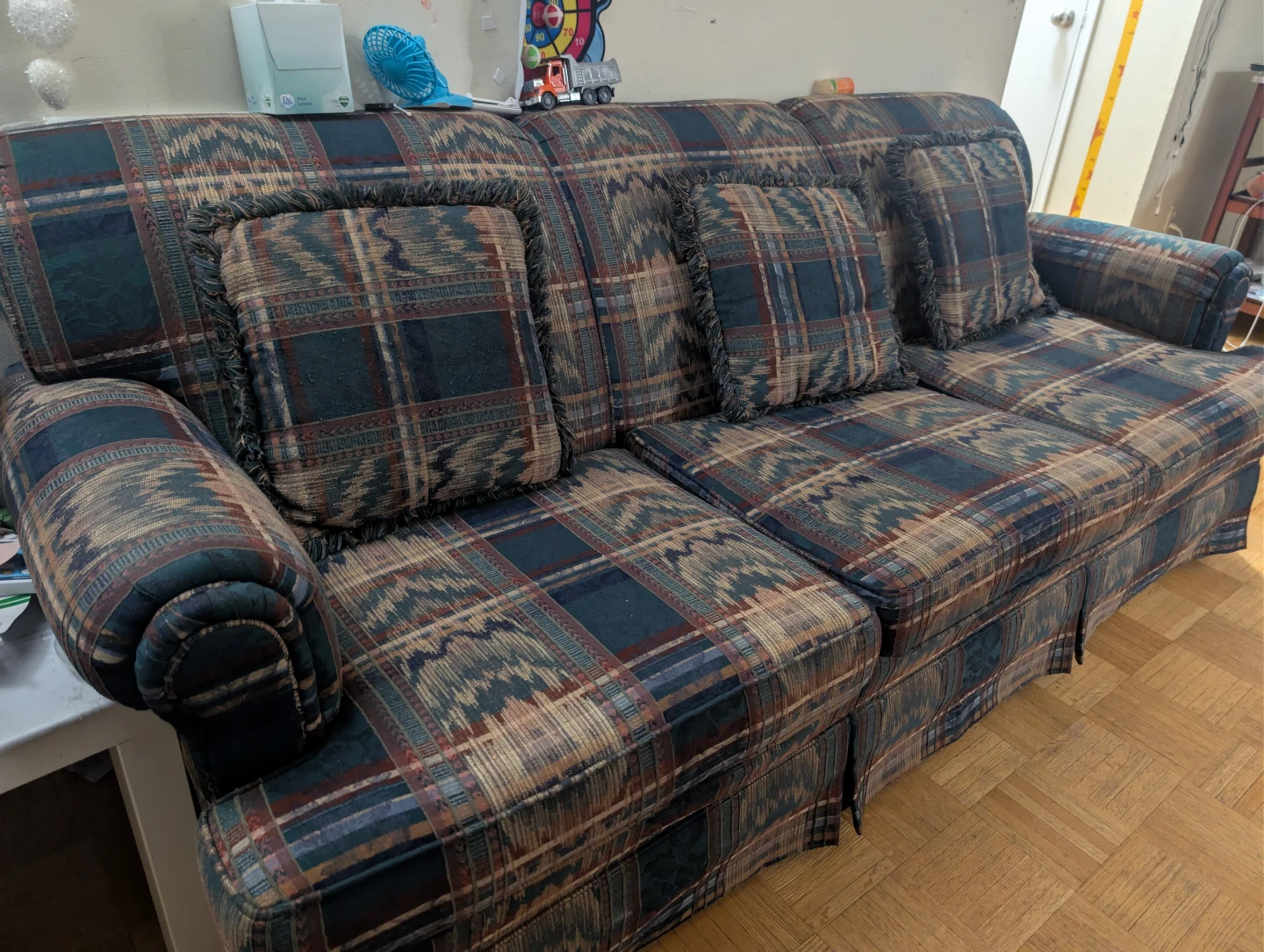 Plaid Sofa with sofa cover - photo 3