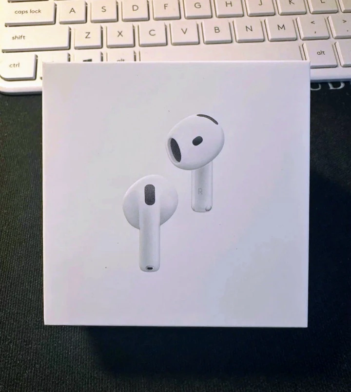 Apple AirPods (4th generation)
