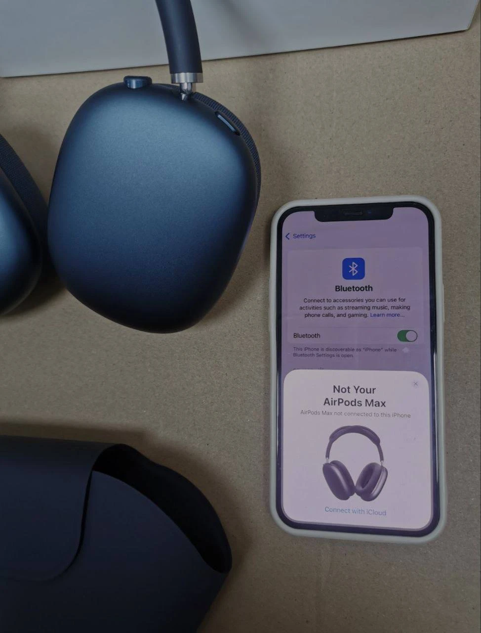 Apple AirPods Max Headphones - black and light bule - photo 3