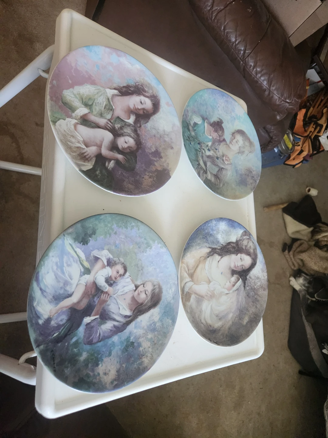 Set of 4  Plates - Guy Cambier La Fete Des  me`res plates