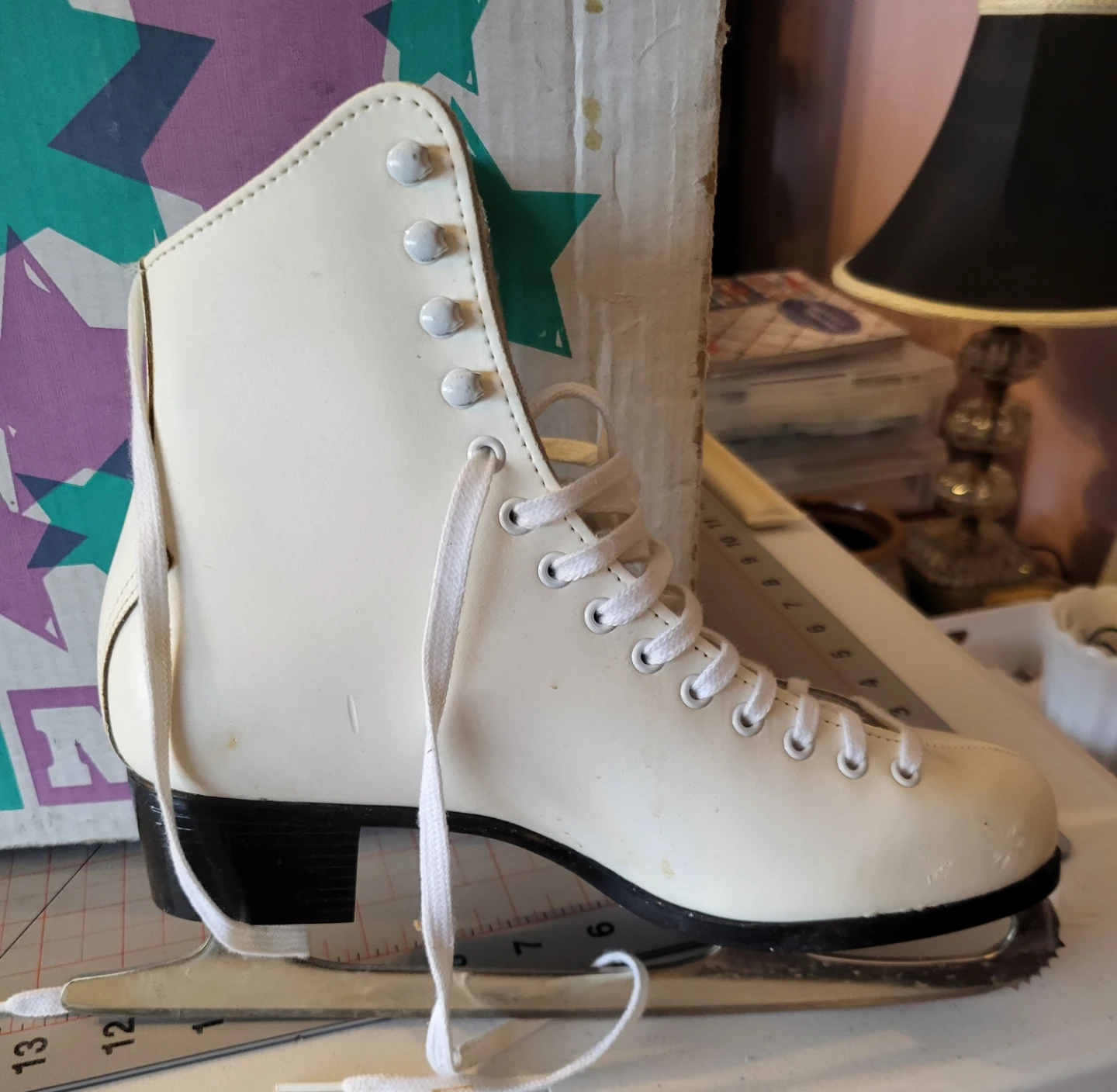 CCM Figure Skates - White Size 8 - photo 2