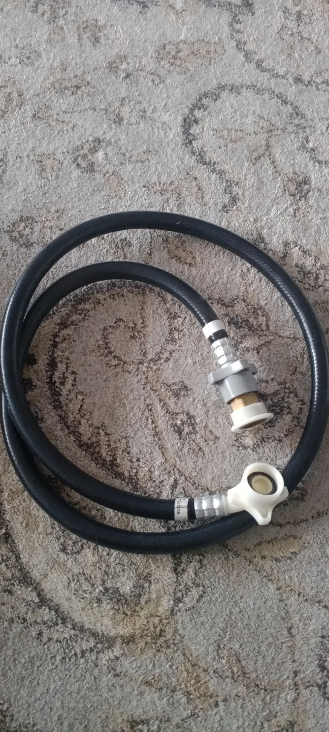 Hose for connecting the washing machine to the faucet