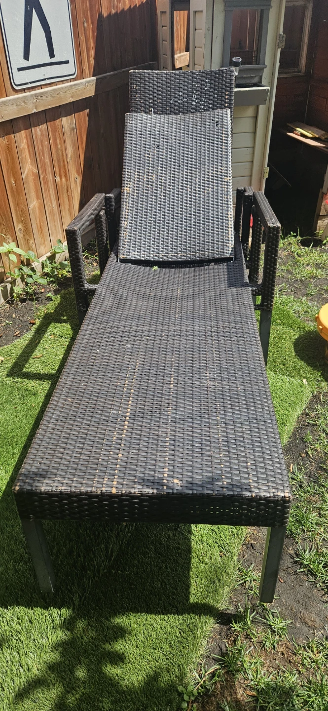 2- Wicker Outdoor Chaise Lounge Chair