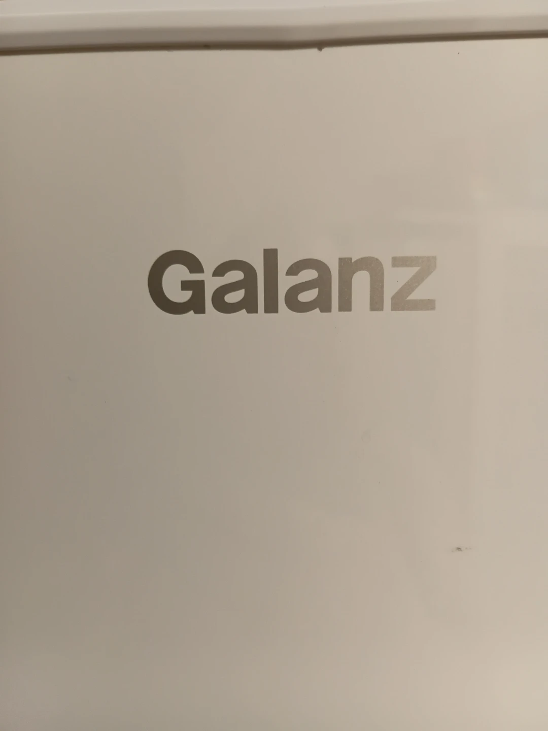 Galanz Mini Fridge it gets cold slowly - photo 4