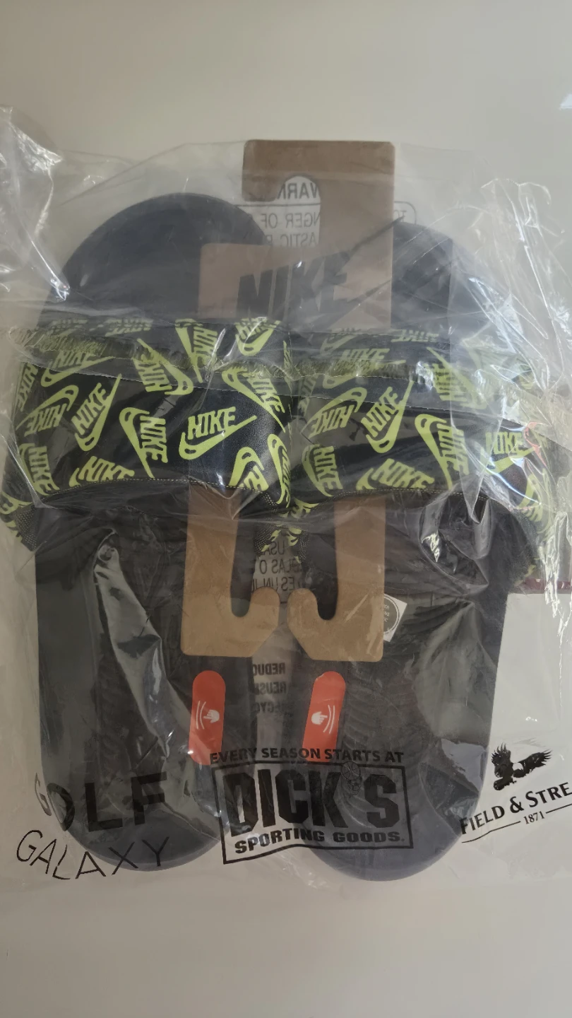 Nike Victori One Men’s Slides Size 8 Black/ Volt Green - photo 2