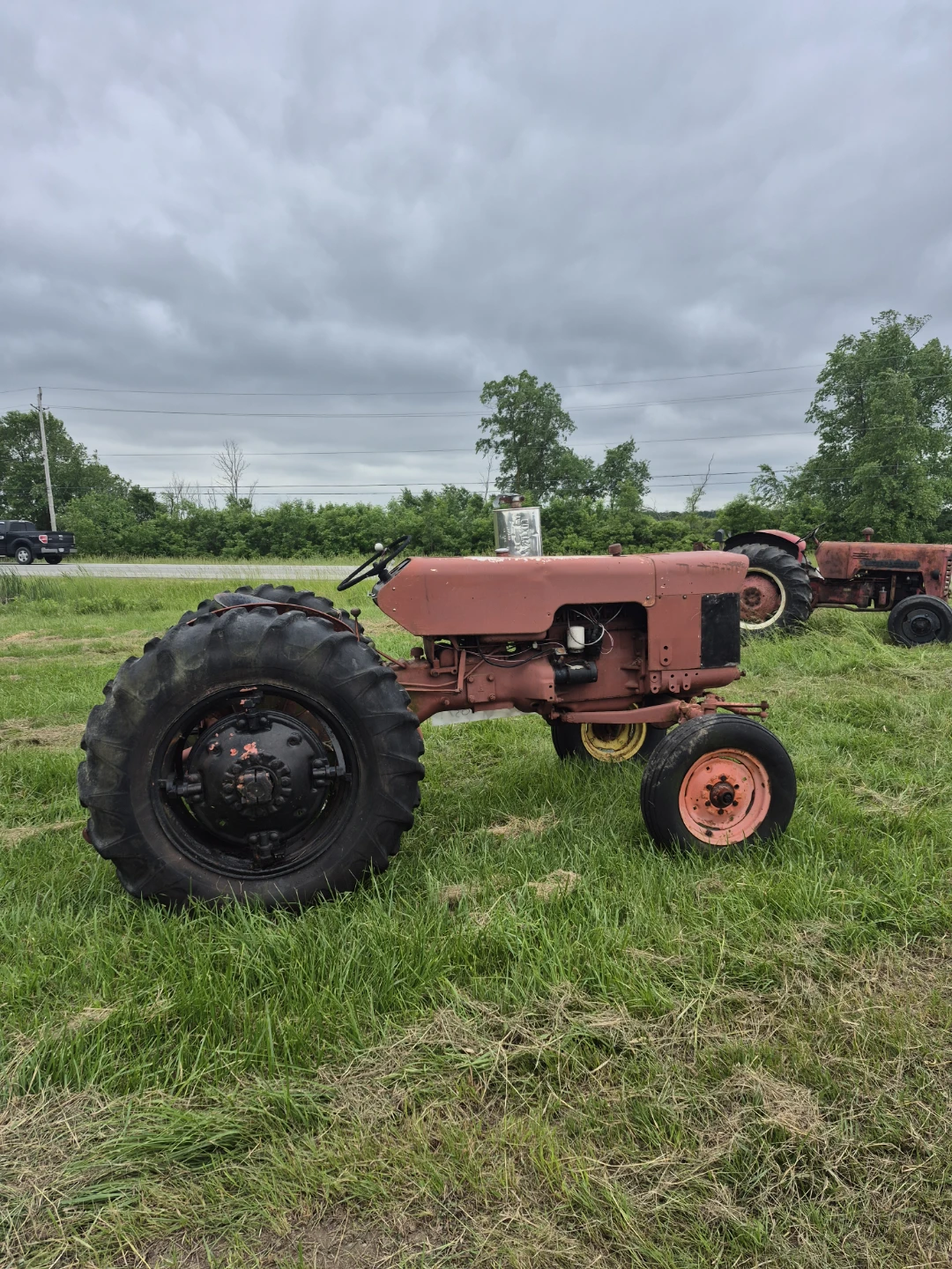 Red Vintage Tractor - photo 2