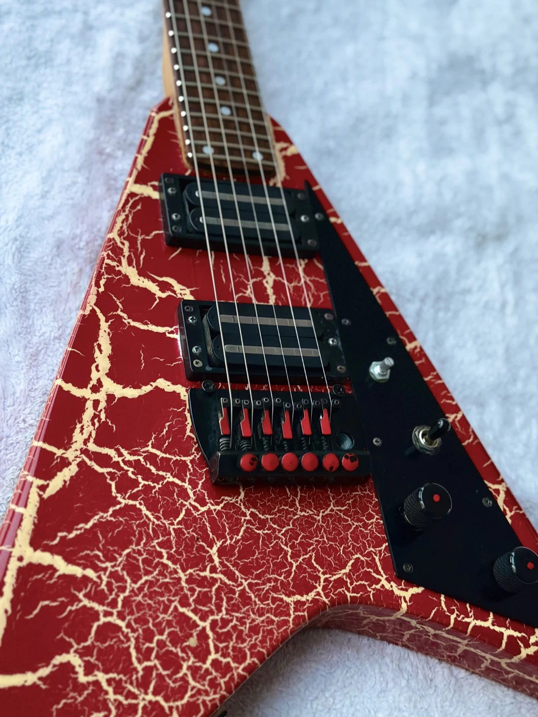 80's Vintage Flying V (Korean Made) Rare Crackle Finish - photo 2