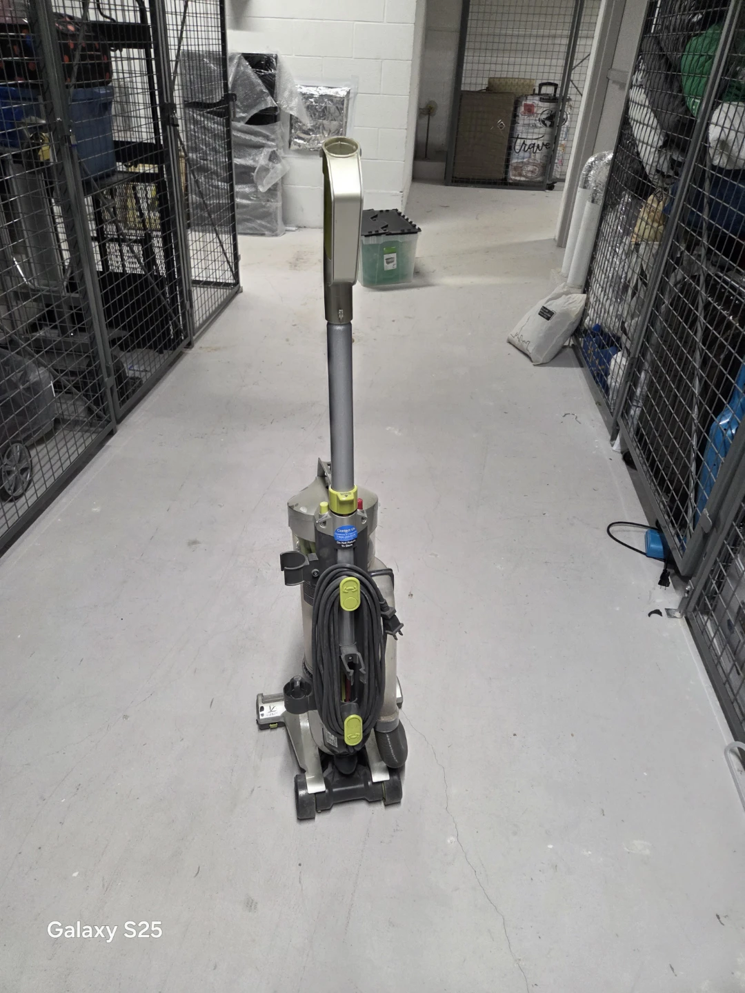 Hoover Air Upright Vacuum Cleaner - photo 2