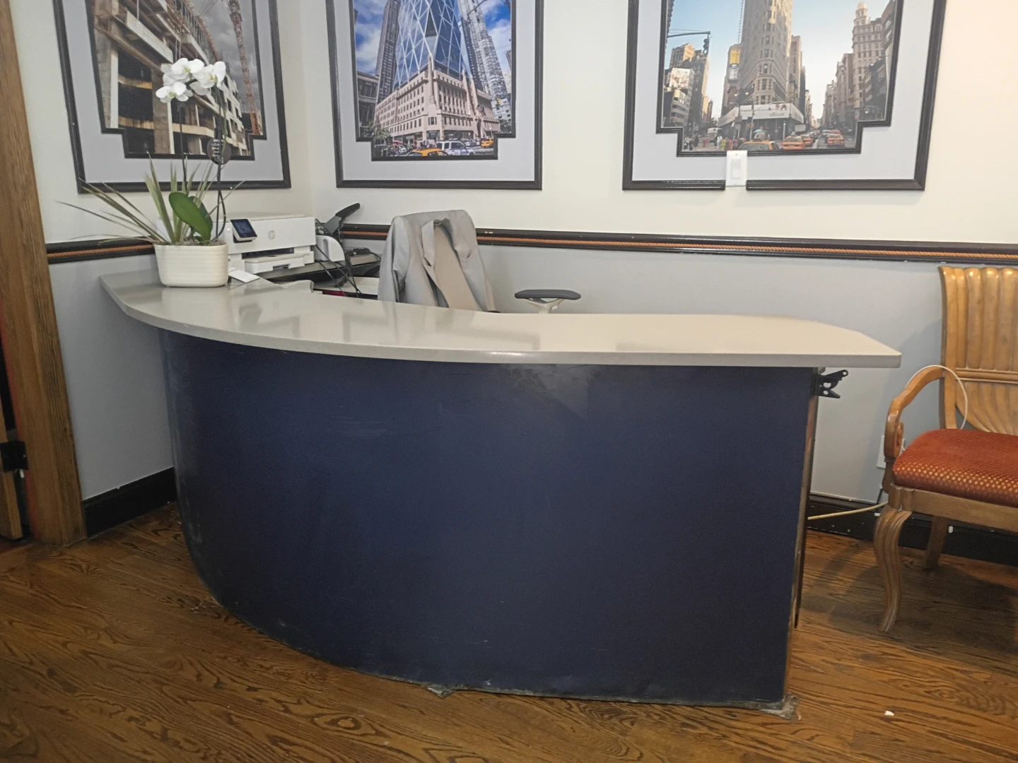 Curved Reception Desk - photo 3