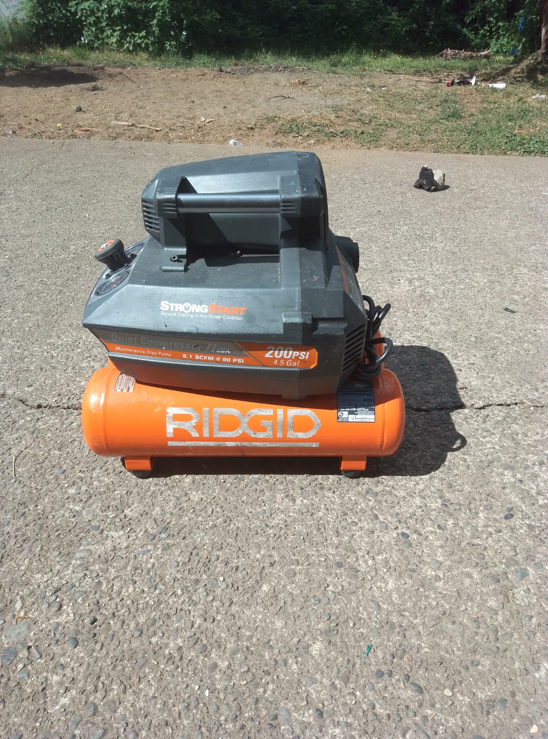 RIDGID Quiet Compressor 77dBA 4.5 Gal.