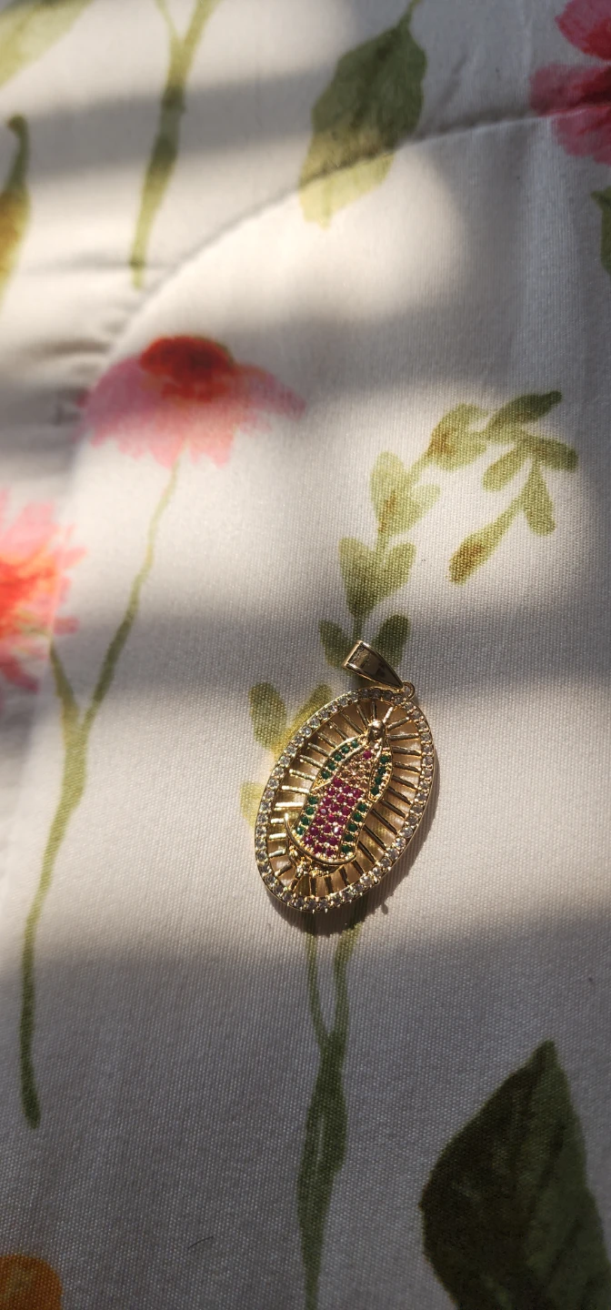 Gold platted Virgen de Guadalupe pendant - photo 3