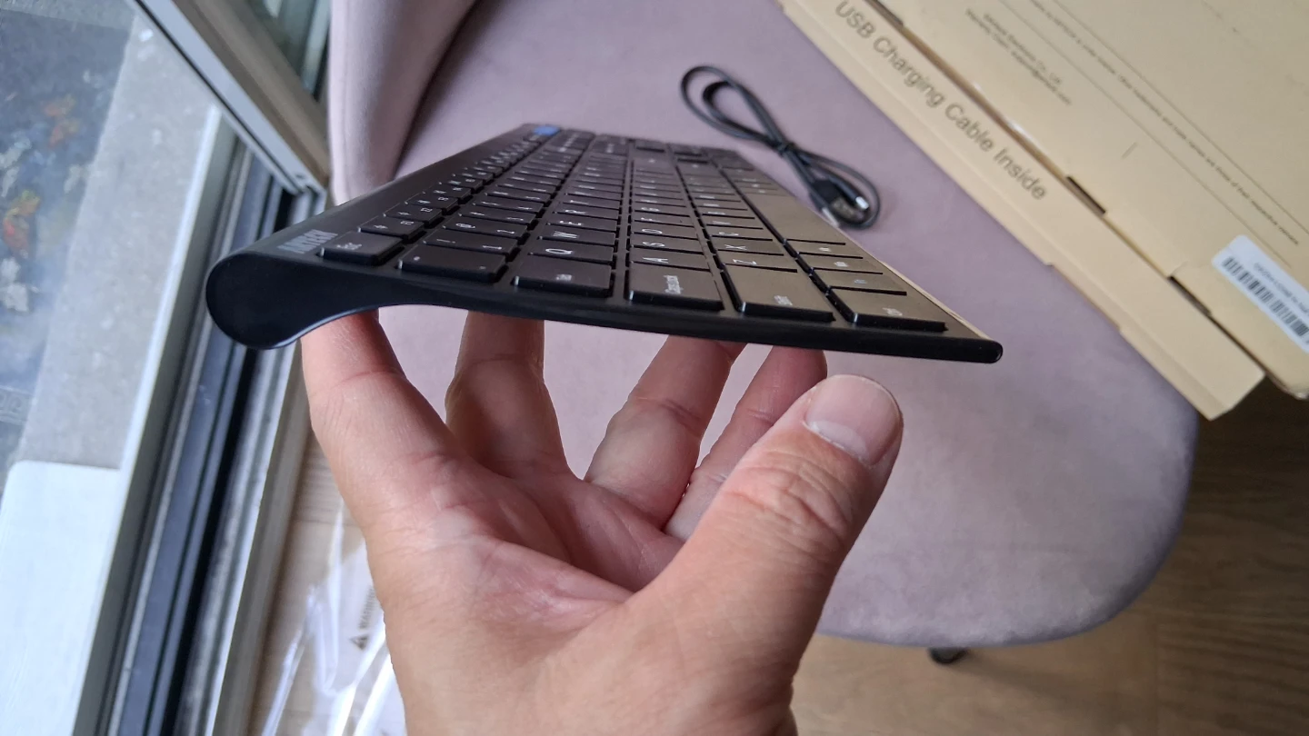 NEW Slim Keyboard Bluetooth Stainless Steel iphone Tablet etc