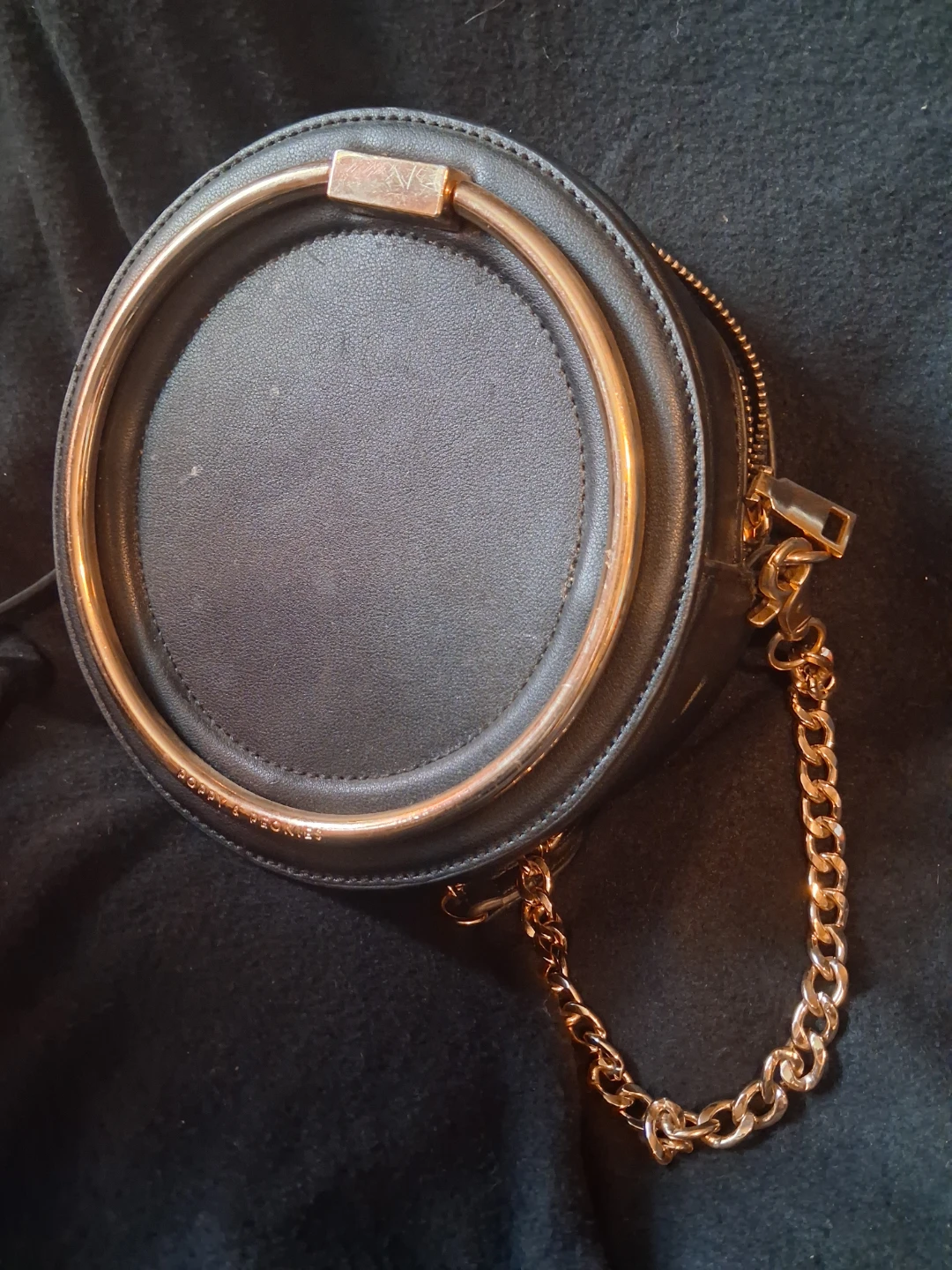 Black Round Crossbody Bag with Gold Chain - photo 3
