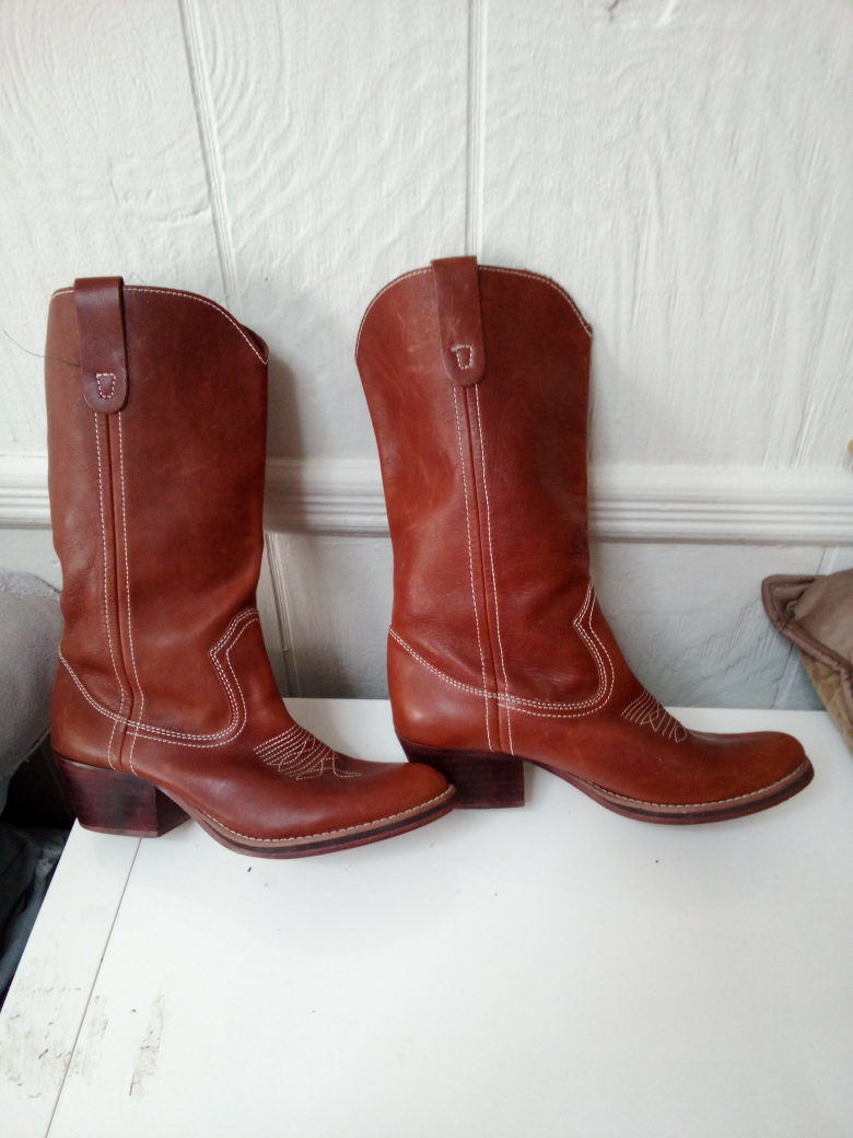 Brown Leather Cowboy Boots with Studs - photo 2