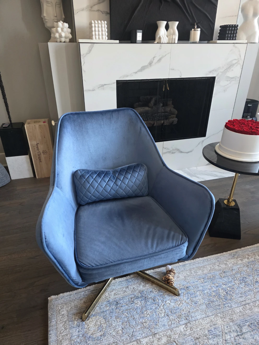 Blue Velvet Contemporary Lounge Chair with Gold Base - photo 4